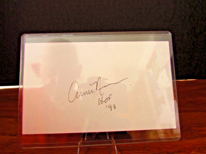 BOSTON CELTIC / HOF ,  ARNIE RISEN ,,AUTOGRAPH INDEX CARD OF. [ NO COA ]