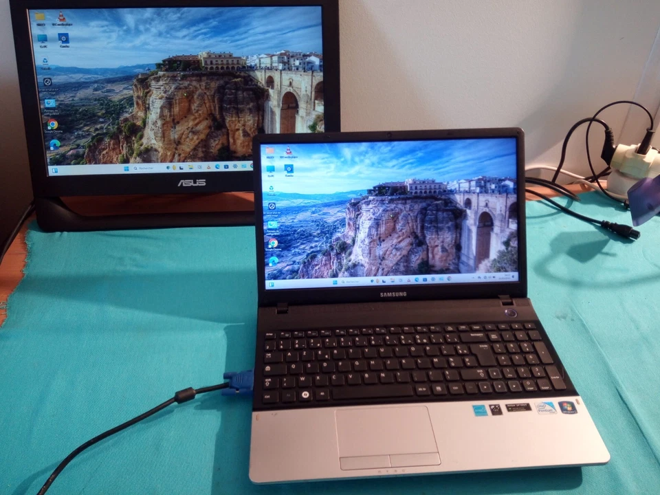 PC SAMSUNG NP300E de Intel Pentium/ SSD 240Go avec Windows 11/ (15,6" pouce) - Photo 4/4