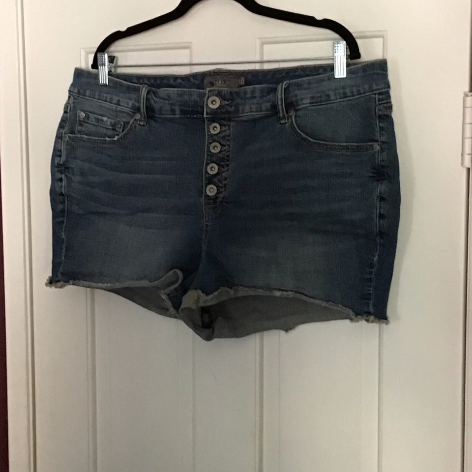 Torrid Blue Jean Cut-Off Shorts Womens 20 Distressed Denim Button-Fly - Image 3 of 4