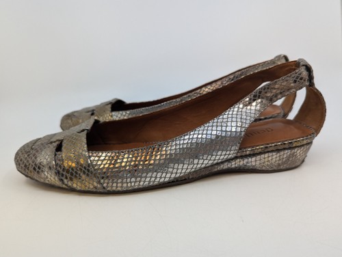 Gentle Souls Sz 9.5 “It’s So Fun” Metallic Gold Snake Print Leather Flats - Picture 7 of 9