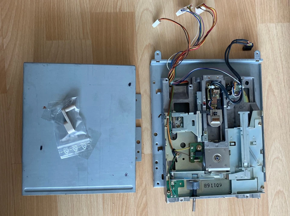 Commodore 128 D Interne Laufwerk ( aus  Kunststoffgehäuse ) Funktioniert #03 25 - Bild 2 von 4