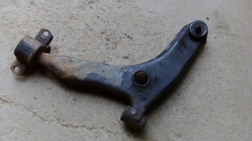 Mitsubishi Carisma I 1.6 DA1A Querlenker hinten links