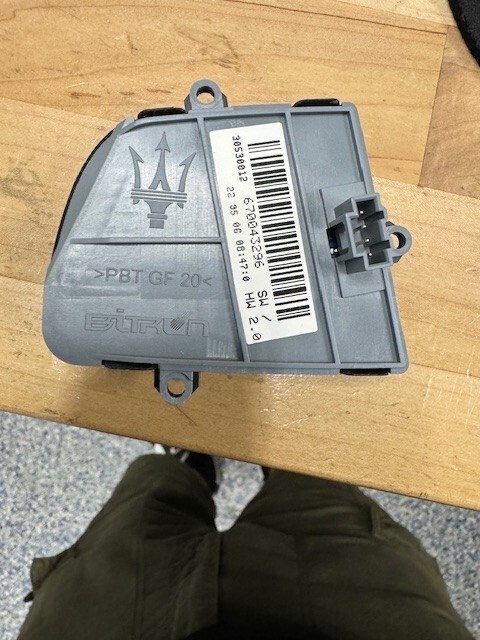 Maserati command control 670044498