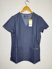 FIGS Women’s Casma Three-Pocket Scrub Top in Heather Denim Size X-SMALL NEW!