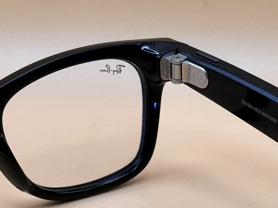 Ray-Ban Meta Wayfarer Gen 1, foto 3 di 5
