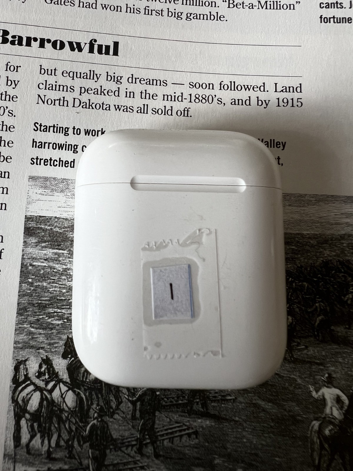 Apple AirPods 1st Generation Wireless Earbuds – Used Good Condition