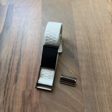 Whoop 4.0 Band mit Amazfit Helio Strap Adapter - beige/sand 