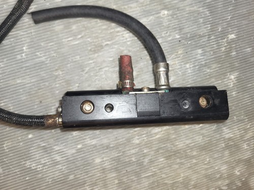 Sea Doo 2000-02 GTX RX LRV DI 947 951-Fuel Injection Injectors Distributor Rail - Picture 5 of 8