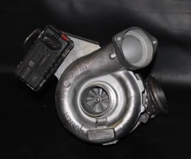 ORIGINAL Turbolader BMW 325 330 D DX E90 E91 E92 E93 inkl. Hella 108