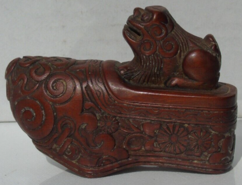Ancienne boîte à tabac chinoise/japonaise sculptée à la main en bois d'arbre sculptée à la main, couvercle Foo Dog - Photo 1/12