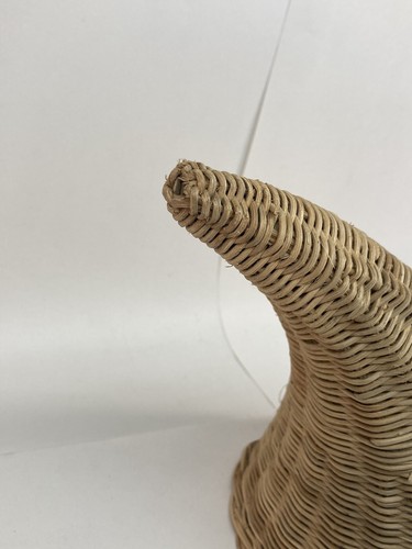 Vintage Wicker Cornucopia Basket 12” Clipper Industries Inc. Hong Kong Tag - Picture 2 of 6