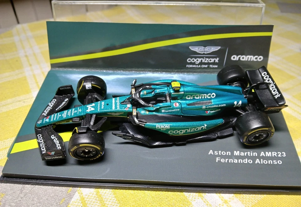 Aston Martin AMR23 Fernando Alonso  2023 Burago scala 1/43 - Immagine 3 di 4