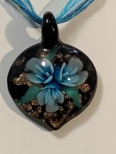  3 OFF SALE STUNNING LGE BLOWN-GLASS FLORAL ROUNDED-HEART NECKLACE-NEW-TURQ.BLUE