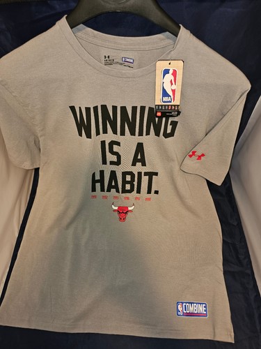 NEW Under Armour Men’s Chicago Bulls Winning Is A Habit Jersey Shirt L NBA