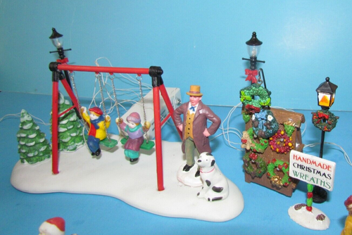 Vtg Lemax Lot of Rare Christmas Figurines w/working Street lanterns for display - Picture 15 of 17