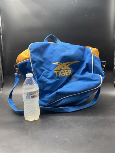 Vintage ASICS Tiger Blue Yellow Sports Gym Bag Tote Zippered Carry - Picture 7 of 9