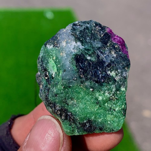 38G Natural green Ruby zoisite (anylite) crystal Wand Obelisk Point Healing - Picture 9 of 23