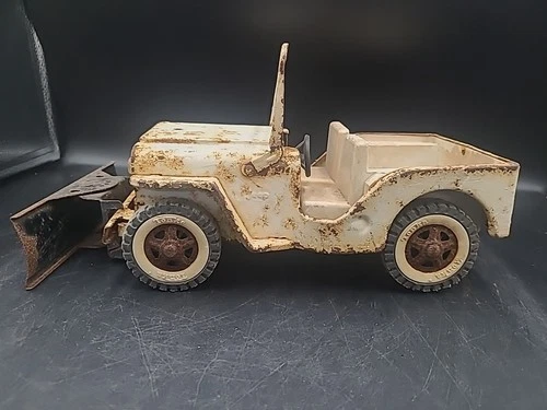 White Tonka Jeep Tow Truck Pressed Steel With Snow Plow. Needs Repair. MG