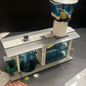 Lego City 60104 Airport Passenger Terminal With Extras - Limo Missing Figures