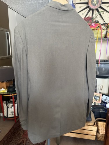Men’s CLAIBORNE Rayón/ Wool-Blend Suit - Picture 3 of 3