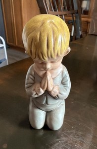 Vintage Figurine Praying Boy 1982, Home interior, used