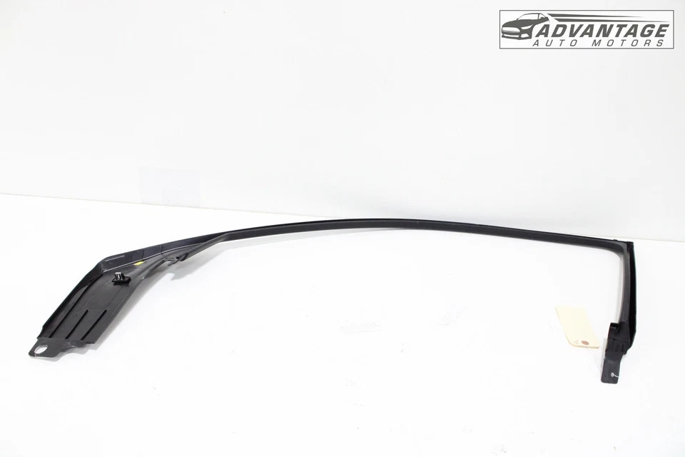 Chrysler 300 2012-2023 marco de ventana de puerta del conductor delantero izquierdo moldura OEM Foto 4 de 4