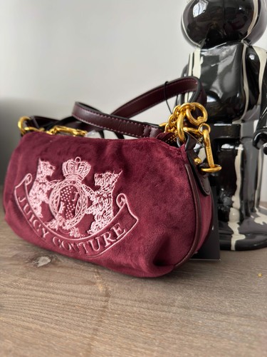 Bolso Hobo Juicy Couture Ramita Perro Terciopelo Borgoña Rojo Cereza Y2K Cadena Corazón Raro - Imagen 3 de 13