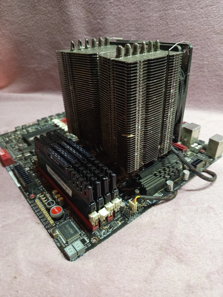 Asus Maximus IV Extreme Mainboard LGA 1155 + I5 2500k + 16GB RAM + CPU Kühler  - Bild 3 von 4