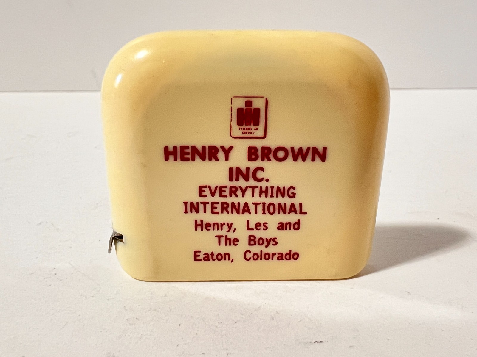 VINTAGE INTERNATIONAL IH ADVERTISING TAPE MEASURE MATCHBOOKS SPATULA