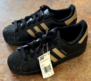 adidas gazelle silver green womens Adidas Superstar All Black Shoes