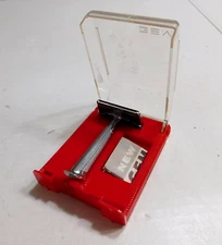 1950's "GEM" FLAT TOP G BAR RAZOR IN HINGED CASE WITH INSTRUCTION SHEET