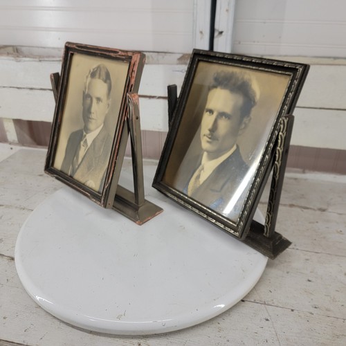 2er Set Vintage Fotos renommierter Herren im freistehenden Holzrahmen - Bild 9 von 11