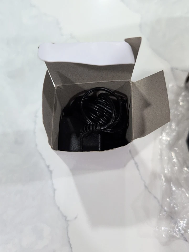 Amplificador de distribución Eagle Aspen 500256 25dB UHF/VHF/FM (plateado) Foto 4 de 4