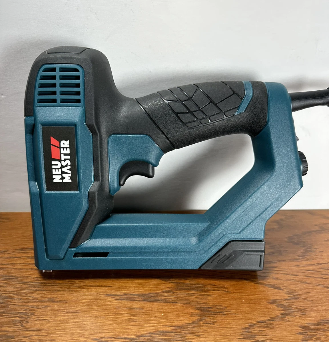 NEU MASTER Electric Staple Gun Cordless, Li-ion Rechargeable Battery Staple  Guns kit with Staples - Walmart.com