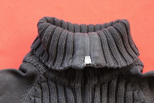 ARIZONA JEAN CO. Brand ~ Black Zippered Sweater ~ Size Juniors MEDIUM M - Picture 6 of 6