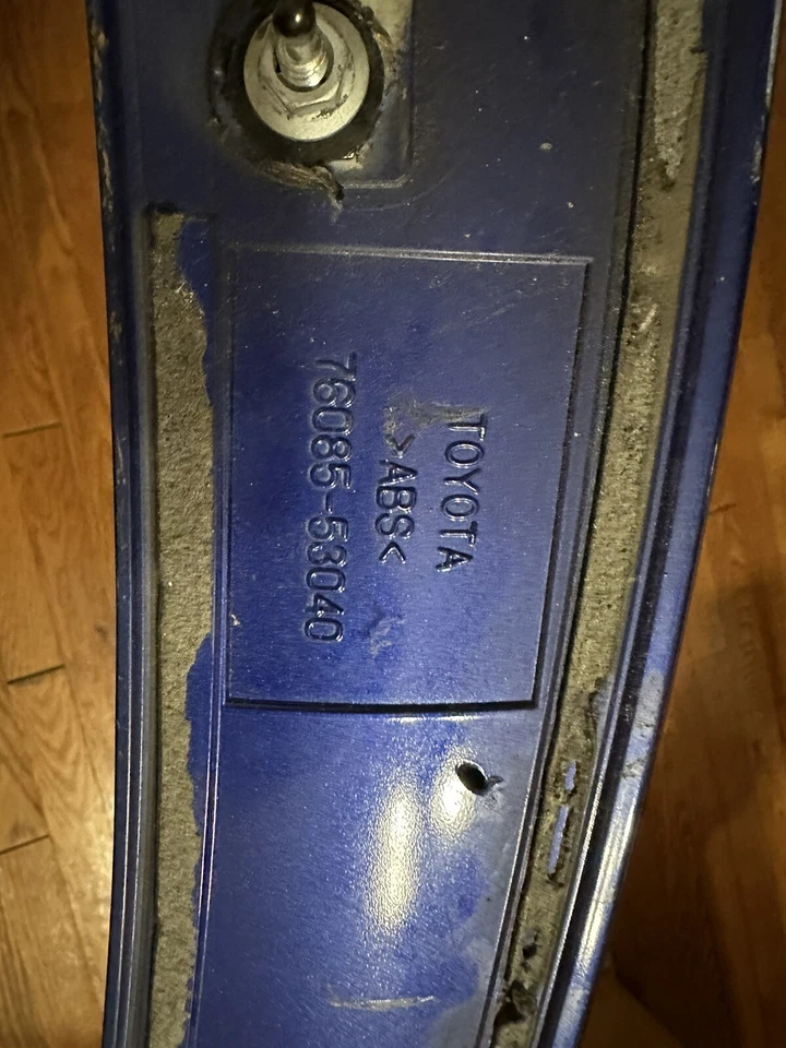 Alerón trasero original Lexus 7608553040J0 Is F, Is250, Is350 modelos 76085-53040-J0 Foto 3 de 4