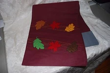 NEW AMAN LINENS BURGUNDY FALL AUTUMN TABLE RUNNER WITH LEAVES 14 x 72 COTTON NEW