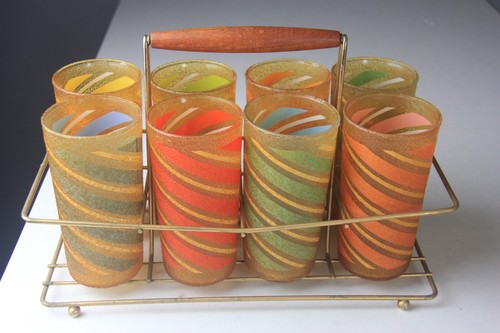 Juego de 8 vasos a rayas de caramelo Shat-R-Pruf de colección MCM Barware con carrito