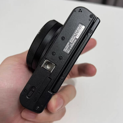 Sony Cyber-Shot DSC-RX100M3 20.1MP 2.9 x Optical Zoom Digital
