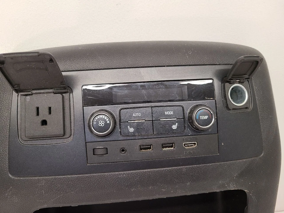 2017 17 CHEVROLET TAHOE CENTER CONSOLE REAR TRIM ASSEMBLY 23467328 - Изображение 2 из 4