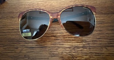 NEW NEVER USED WOMENS SMITH POLARIZED SUNGLASSES