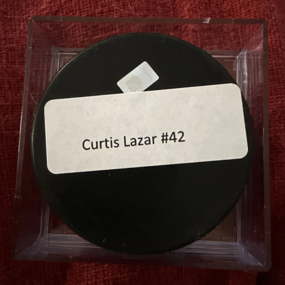 Disco de hóquei assinado por Curtis Lazar New Jersey Devils autografado com estojo - Imagem 3 de 3