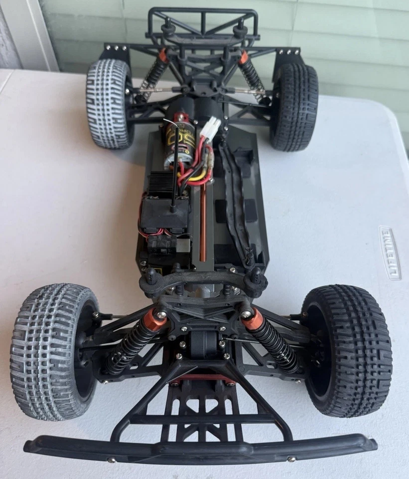 Helion Dominus 10sc 4wd 4x4 RC Truck For Parts Or Repair - Image 3 of 4