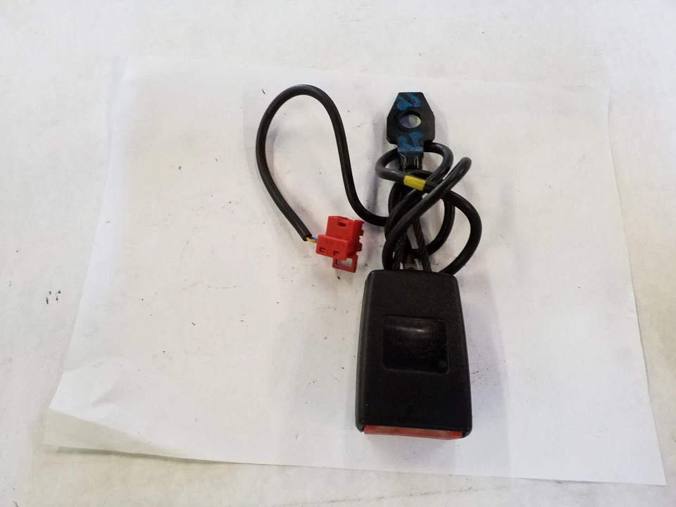 Hebilla cinturón seguridad pasajero delantero derecho | 96 97 98 99 mercedes-benz c230 c280 Foto 3 de 4