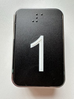 ARITCO RECHTECKIGER DRUCKKNOPF ''1''
