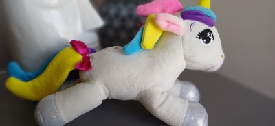 Süßes weiches Plüschtier Einhorn Kinder Spielzeug mit ''Regenbogen'' Mähne und Schwanz