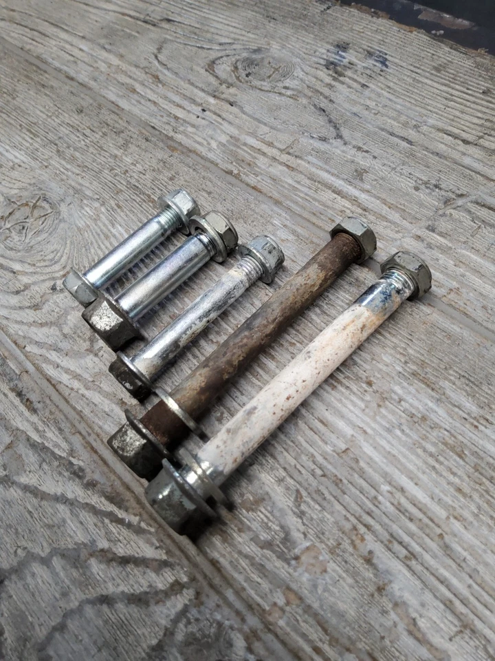 17 17-20 Yamaha YZF-R6 YZFR6 2017 pernos de montaje de amortiguador trasero Foto 3 de 4