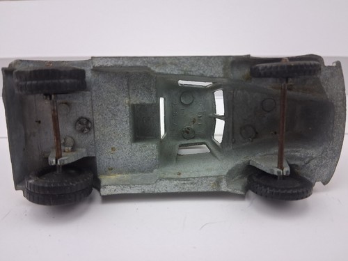 VINTAGE TOOTSIE TOY 1947 MACK TOW TRUCK WRECKER DIECAST - Picture 3 of 5