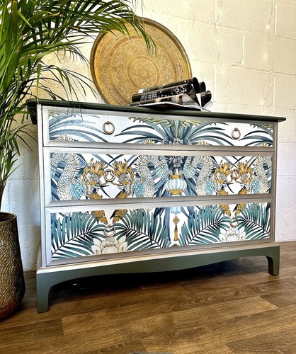 Large Stag Chest Of Drawers/ Sideboard And Pair of Bedsides Green Oriental - Picture 10 of 12