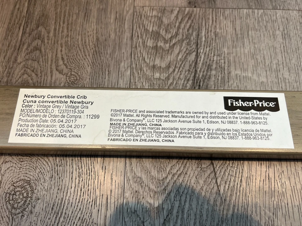 Berço conversível Fisher-Price Newbury 4 em 1 cinza vintage – Excelente estado - Imagem 2 de 4